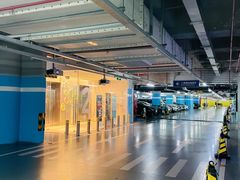 -白玉兰广场停车场