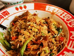 日式铁板肥牛土鸡蛋炒饭-萝卜向南·湘西泡菜·腊味炒饭(星河coco city店)