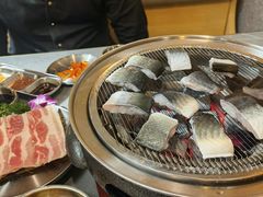 -围炉肉舍•炭烤活鳗•丹东海鲜烤肉(步行街店)