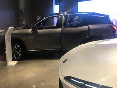 -蔚来中心(北京中关村店)