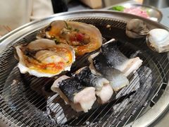 -围炉肉舍丹东海鲜烤肉·烤活鳗(步行街店)