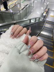 -UGIRL有个美甲