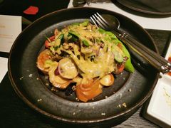 牛油果烟熏三文鱼沙拉-NIUNIUPARK和牛螃蟹(龙湖杭州滨江天街店)