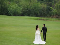 -喜爱高定婚纱摄影
