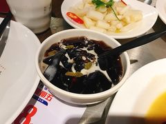 黑白-龙巢盱眙龙虾·牛蛙·烧烤宵夜(八卦岭店)