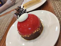 -Chom Cafe and Restaurant