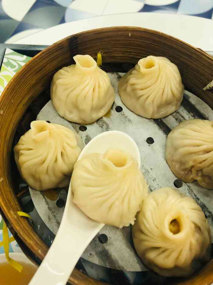 富麦小笼(芮欧百货店)-"富春小笼也算是上海小笼界的一块牌子了吧,.