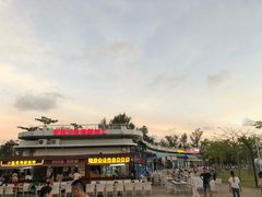 -亚龙湾中心广场