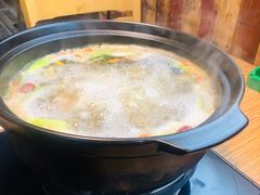 清汤养生锅底-陆记牛庄·碳锅龙虾烧烤(爱上花园店)