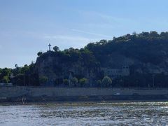 -多瑙河畔鞋履雕塑