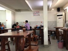 大堂-宝瑞门钉肉饼店
