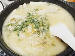 雪菜黄鱼年糕煲-小实惠嘉(威海路店)