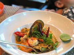 -Chom Cafe and Restaurant