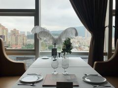 靠窗位-哈布斯扒房(华发商都店)