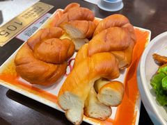 怀旧蜂蜜大麻花-北大荒人•新东北菜(青岛银座店)