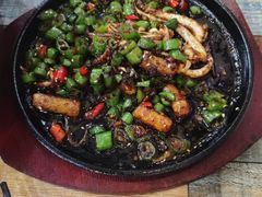 铁板鱿鱼-八张桌子(老店)