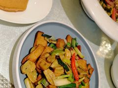 腊八蒜炒杏鲍菇-新加坡瑞珍•海河观景餐厅