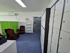 -两知·自习室(三峡广场总店)