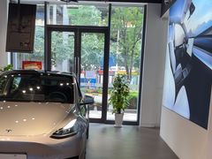 -TESLA 特斯拉(上海太古汇体验店)