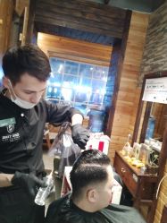 点击看大图 -MONE美发沙龙