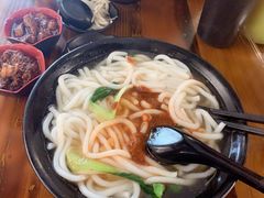 -丽虹云南过桥米线(兴工街店)