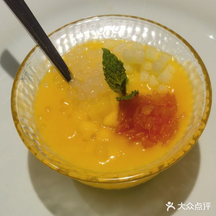 在“空中花园”里，听歌用餐[亲亲]