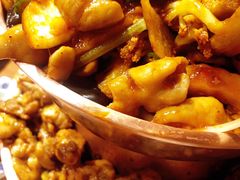 上层肥肠-炉小二铜锅牛蛙•川湘菜(三里屯店)
