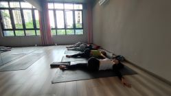 -静待花开瑜伽尊巴会馆