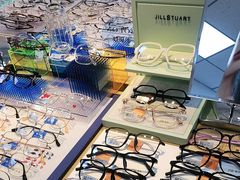 -天空之镜眼镜店蔡司依视路配镜授权零售店(望京颐堤港店)
