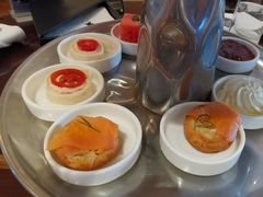 烟熏三文鱼泡芙-The Lounge·大堂酒廊·北京粤财JW万豪酒店