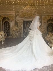 点击看大图 -伯瓷皇后婚纱艺术空间