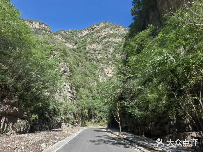 百里峡七彩艺术小镇图片
