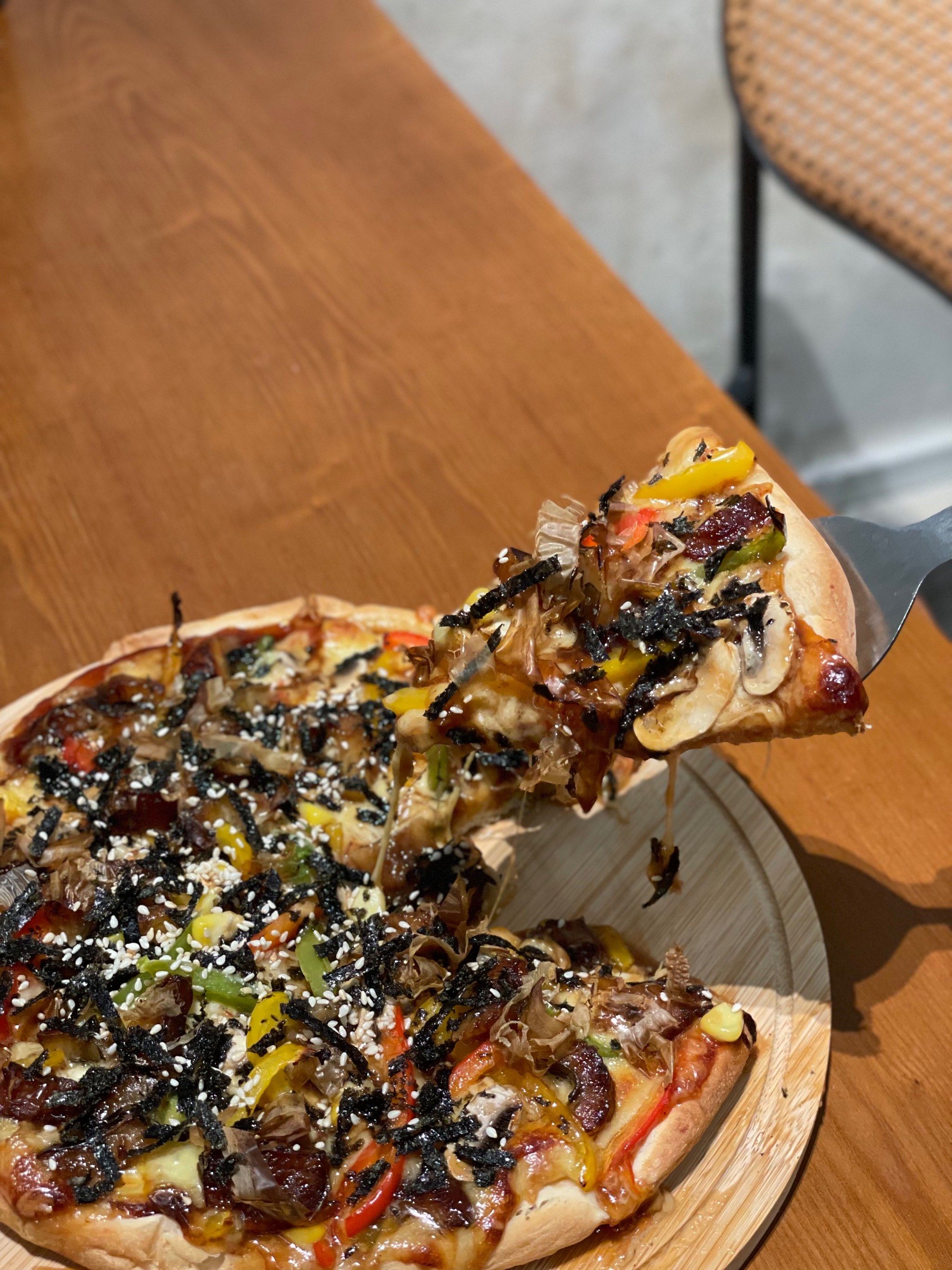 清新的感觉 第一次吃
今天生日送了个蛋糕很绵密
鳗鱼肉很厚实