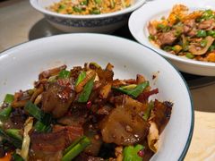 大蒜炒腊肉-大碗先生(万家丽店)