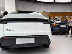 -TESLA 特斯拉(广州天环广场体验店)