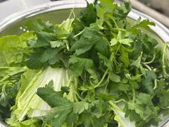 -黄利砖万峰林布依特色酸笋牛肉馆