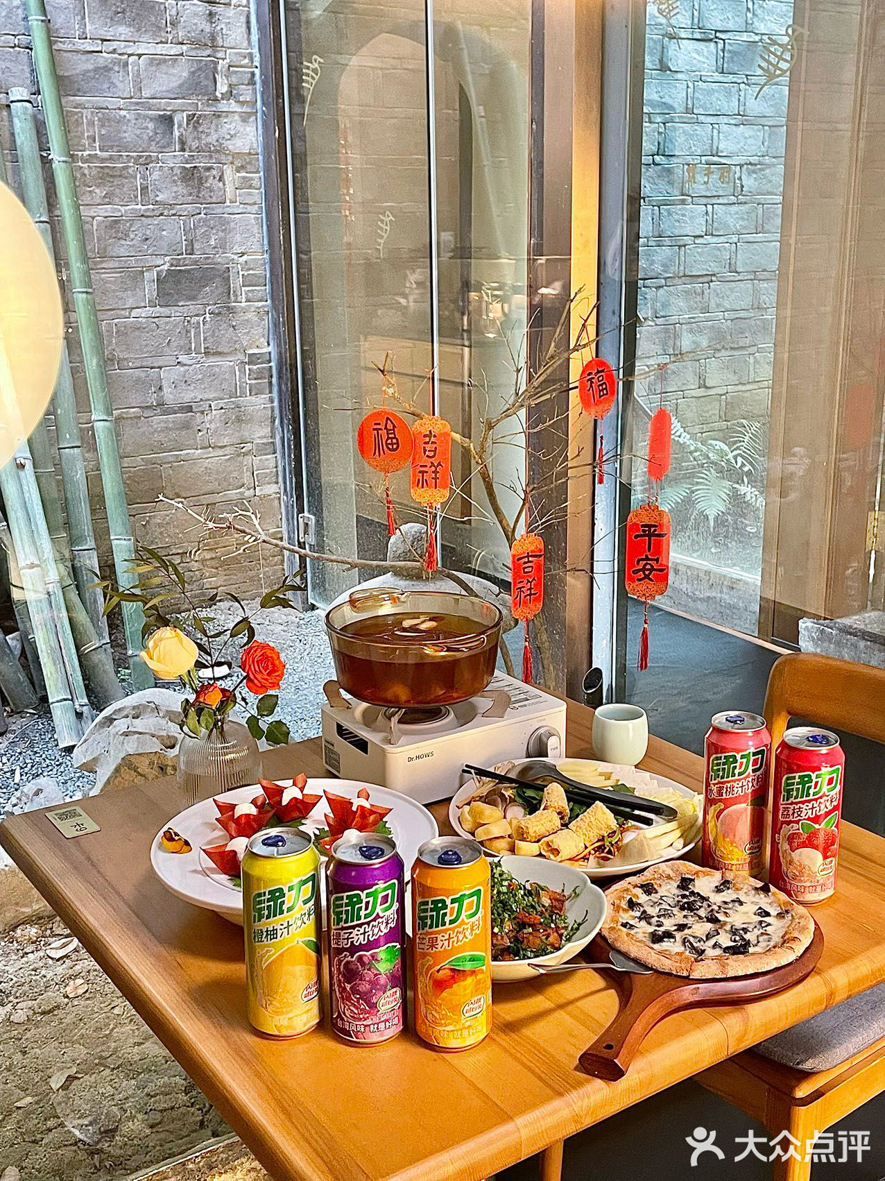 打开易拉罐果香四溢，入口也是清爽无比，真的横扫油腻