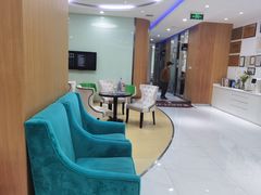 -雅悦齿科(顾村公园店)