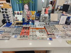 -视野联行眼镜·蔡司·依视路(省体育馆店)