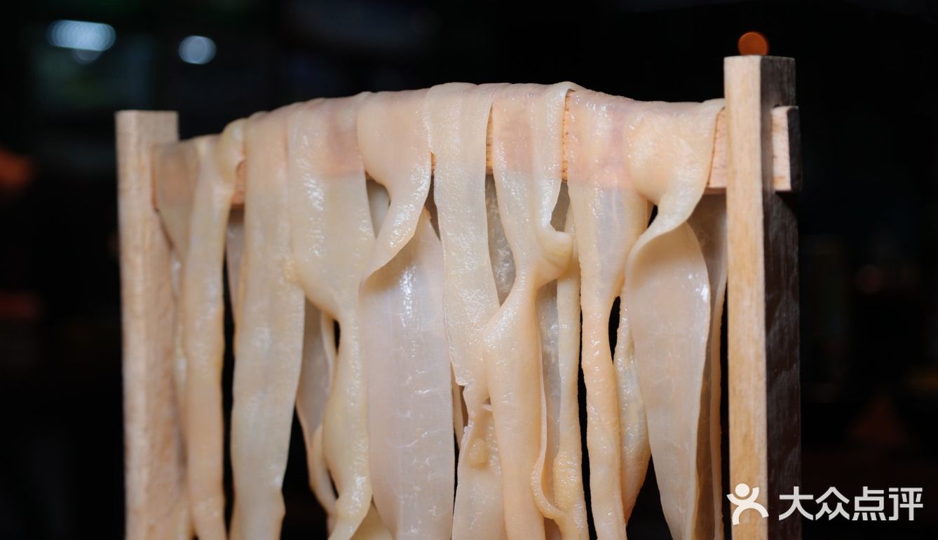 羊肉火锅配烧烤，舌尖上双重享受！