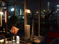 -The ROOF (通盈中心店)