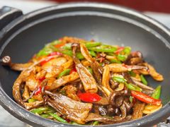 美味牛肝菌小炒肉-蔼若春.传承云南菜(金碧公园店)