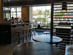 靠窗位-星巴克(南通海安文峰大世界店)