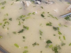 -雪湖煜辰鱼头老店(雪野湖店)
