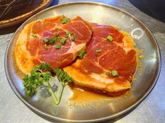 秘制黑猪排-合易泓烤肉•首创生椰大油边(宁山路店)