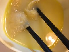 浓厚原只鸡煲花胶汤-鲜入围煮花胶鸡海鲜火锅