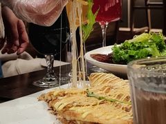 爆浆金枪鱼披萨-造精酿餐厅