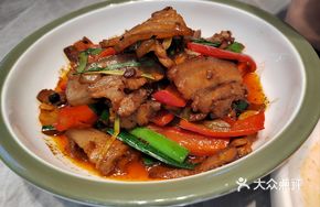 Stir-Fried Pork with Garlic and Fresh Chili