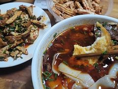 -正宗向东街新化特色牛肉粉馆(一中店)