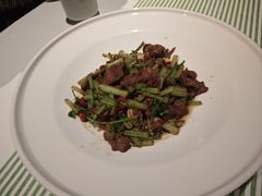 芹菜香菜炒牛肉-桂满陇天书(南京德基旗舰店)